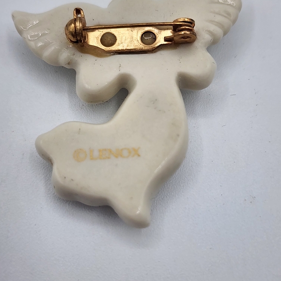 Winter White Christmas Tree and Lennox Angel Brooches - Picture 7 of 7